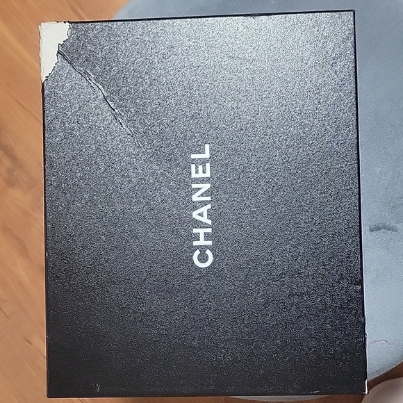 Chanel CC logo sneaker size 37.5 - Picture 13 of 14